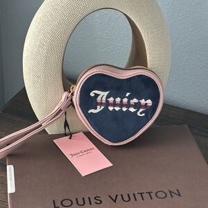 🔥💙Juicey couture heart wallet NWT